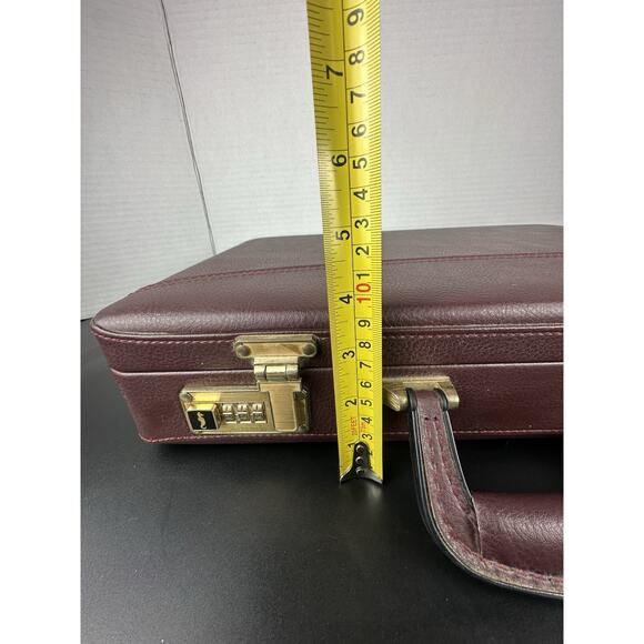 1970s Atlantis Leather Attaché Case Burgundy Suede Interior Executive Briefcase - Picture 7 of 15